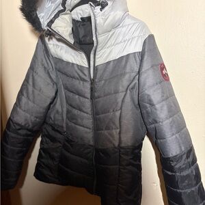 Swiss Tech Women's Black and Gray Puffer Jacket